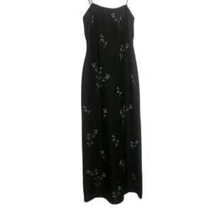Black 100% Silk Embroidered Midi Dress Size 34 NWT